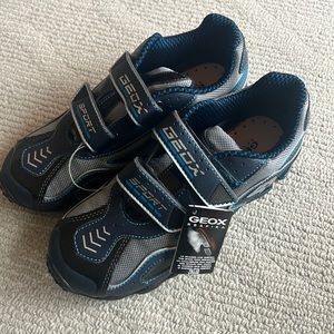 NWT GEOX vero cuoio size 34 (US SIZE3)